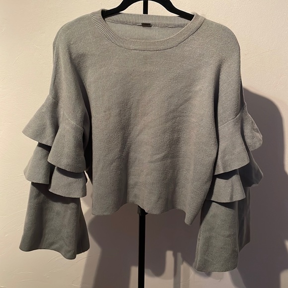 Sage green sweater with tiered bell sleeves - Picture 1 of 3